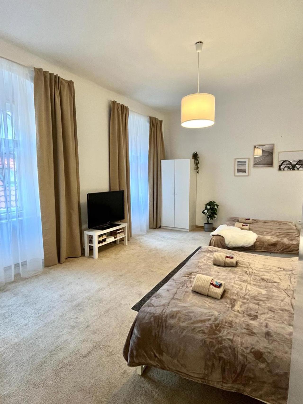 Apartment Lea - Old Town Bratislava Ngoại thất bức ảnh