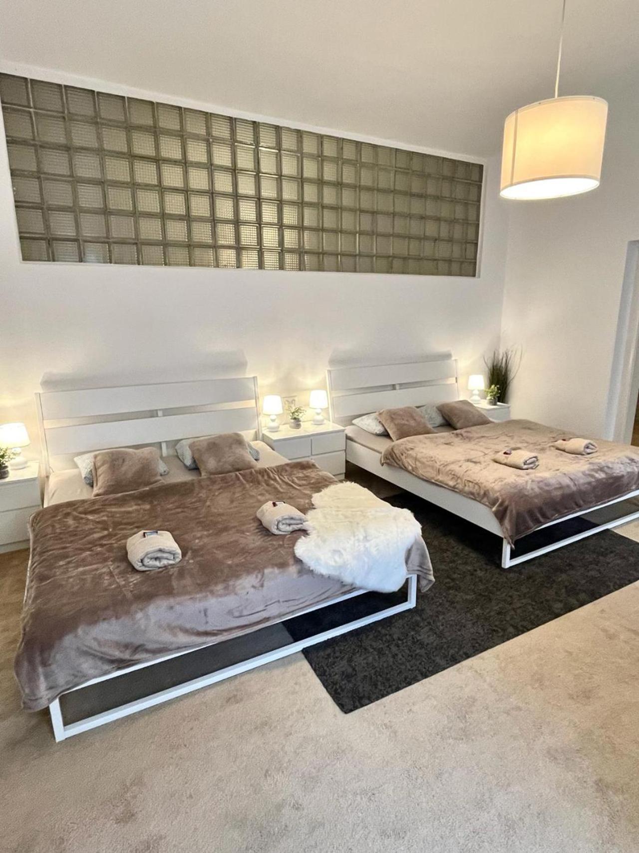 Apartment Lea - Old Town Bratislava Ngoại thất bức ảnh